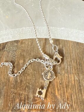 Saint Anthony +Silver Key Charm Bracelet - Silver + San Antonio